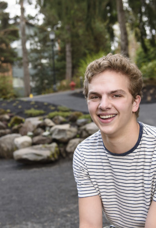 Roland Berg BA '22
