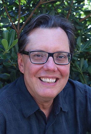 Professor Julio de Paula