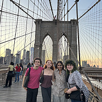 New York- Fall 2025 Lila Epstein and Lewis & Clark classmates on the Brooklyn Bridge during their NYC Semester, Fall 2025
