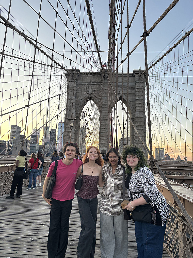 Lila Epstein and Lewis & Clark classmates on the Brooklyn Bridge during their NYC Semester, Fall 2025