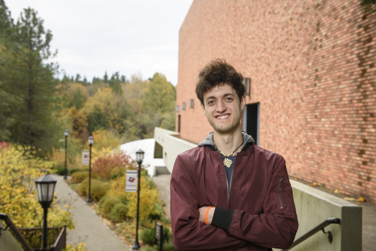 Nabil Khan '21